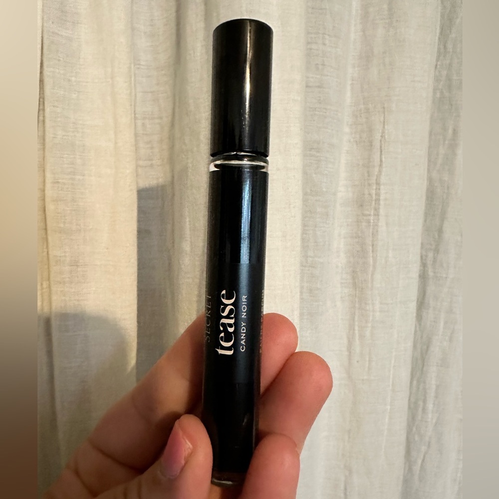 Victoria’s Secret tease candy noir